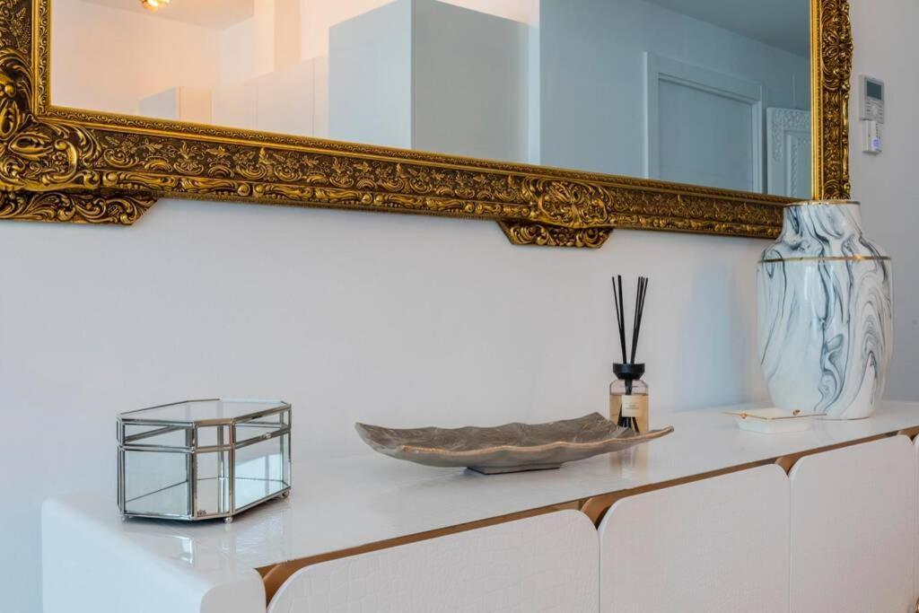 Puerto Banus Second Line, Luxury Apartement Marbella Luaran gambar